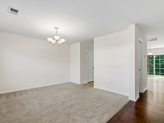 5th image of 31 Ravencrest Dr