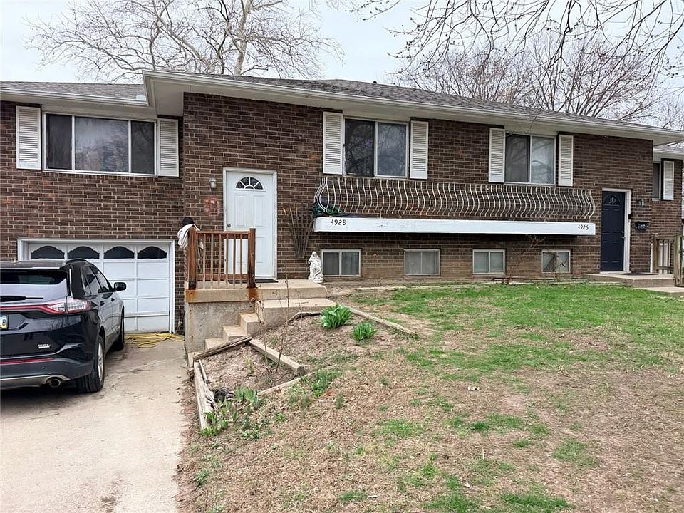 1st image of 4926 & 4928 Strong Ave