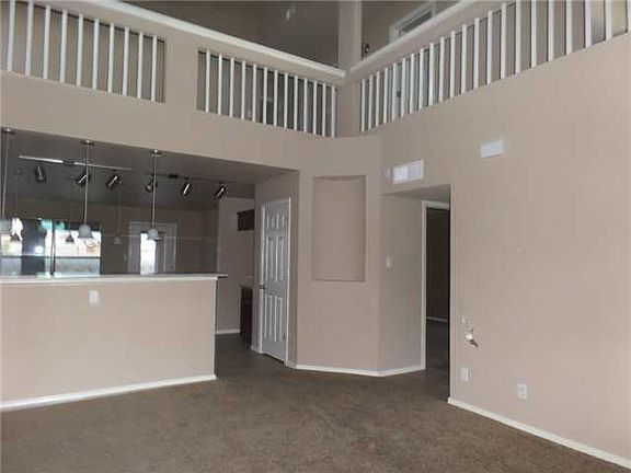 4th image of 1024 Samantha Ln