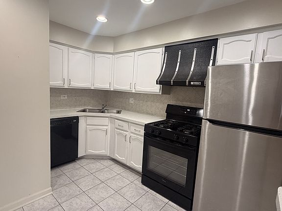 2nd image of 153 N Gregory St #18
