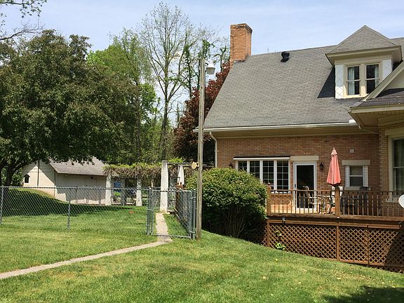 2nd image of 297 Church St