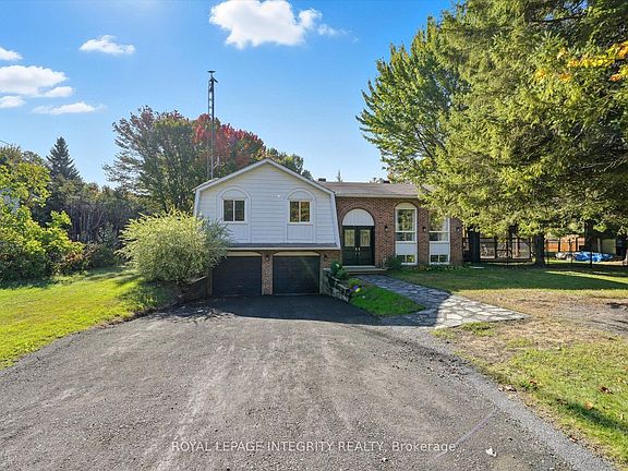 2nd image of 416 Clarence Cambridge Rd