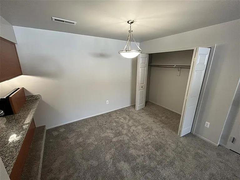 Woodland Villa Apartments — Photo 41