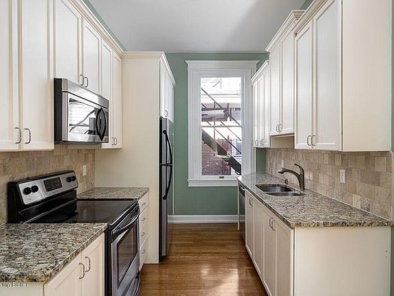 Third Street 1629 Ktchen 2