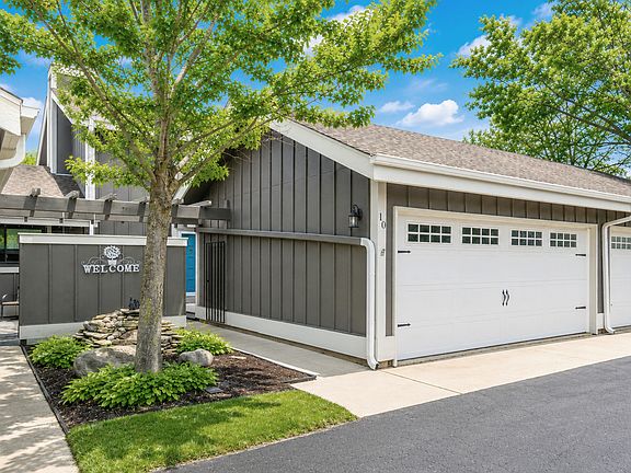 2nd image of 10 W Windsor Ct