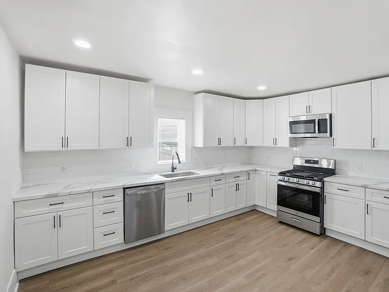 630 Ewing Ave — Photo 9