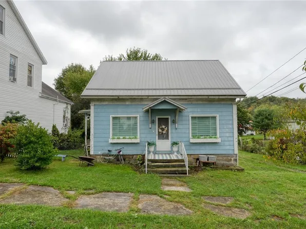 180 W Main St, Quaker City, OH 43773