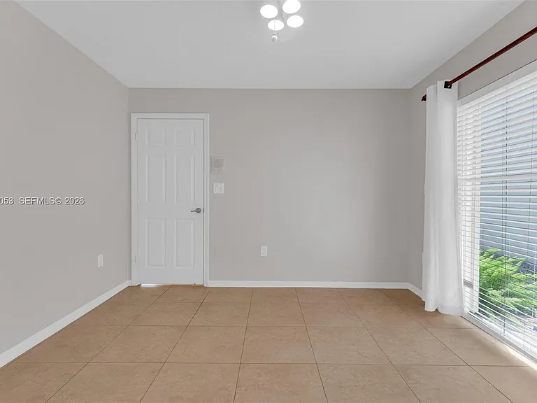 10635 NW 54th St — Photo 24