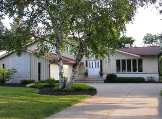 33085 Rockford Dr, Solon, OH 44139