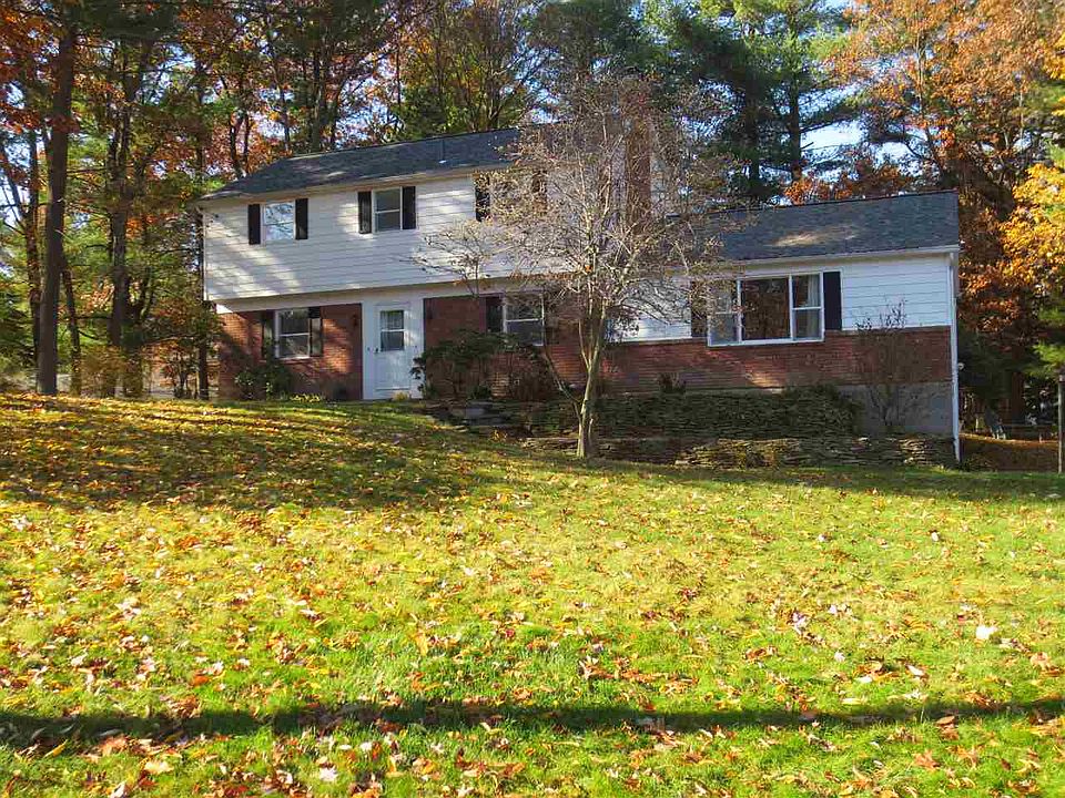 1st image of 6 Manor Ct