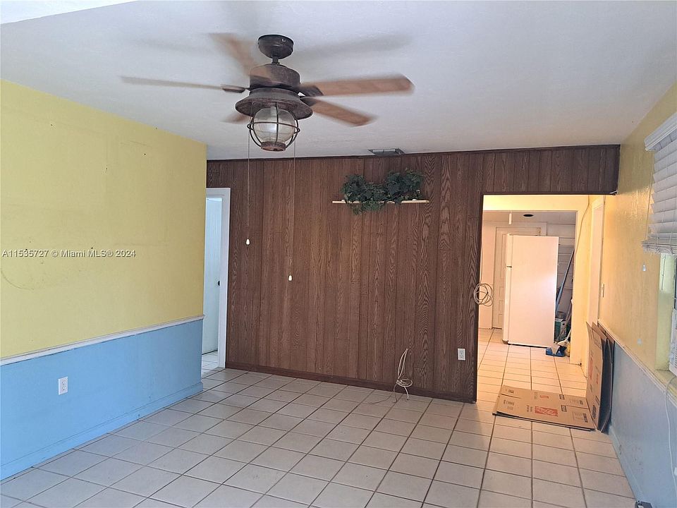 1st image of 916 SW 22nd St