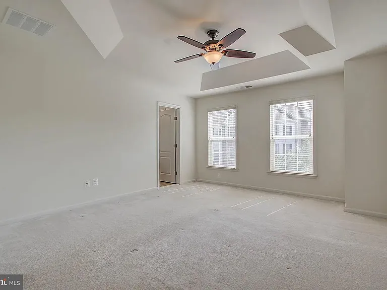 22648 Vienna Green Ter — Photo 17