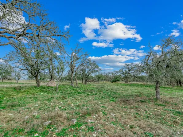 43 Nott Branch Rd, Harper, TX 78631