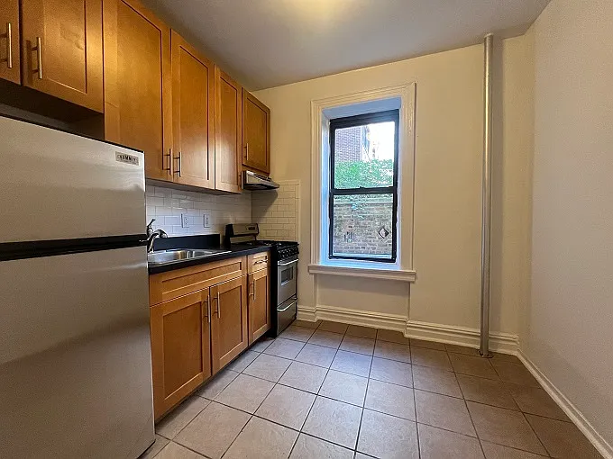 119 W Washington Pl #2 — Photo 6