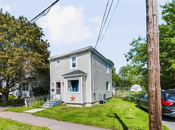 8 Lusby St, Amherst, NS B4H 2S3
