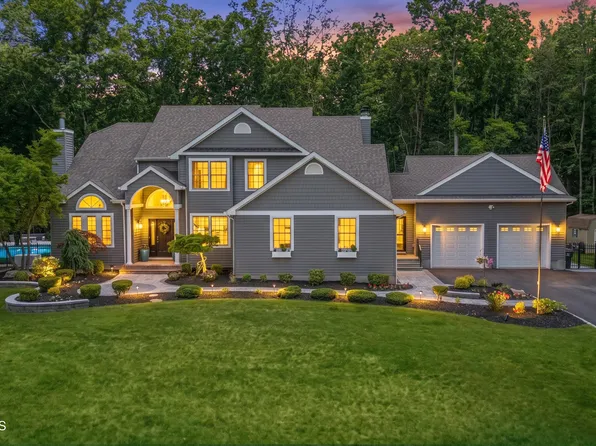 15 Russell Road, Freehold, NJ 07728