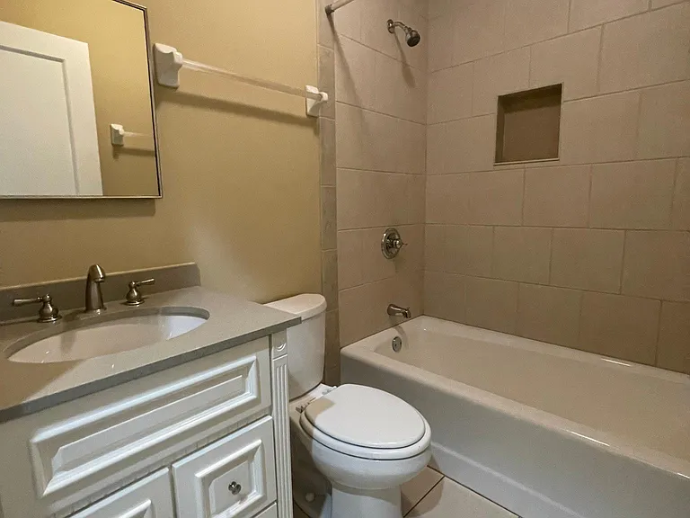 2728 W Lunt Ave #1N — Photo 14