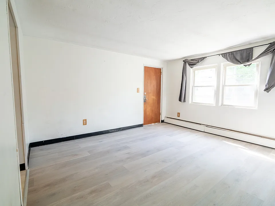 153 Commercial St #5