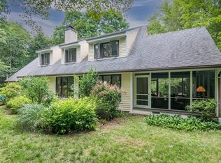 12 High Meadow Rd, Northampton, MA 01062