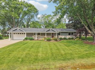 1508 Greenbriar Ln, Schaumburg, IL