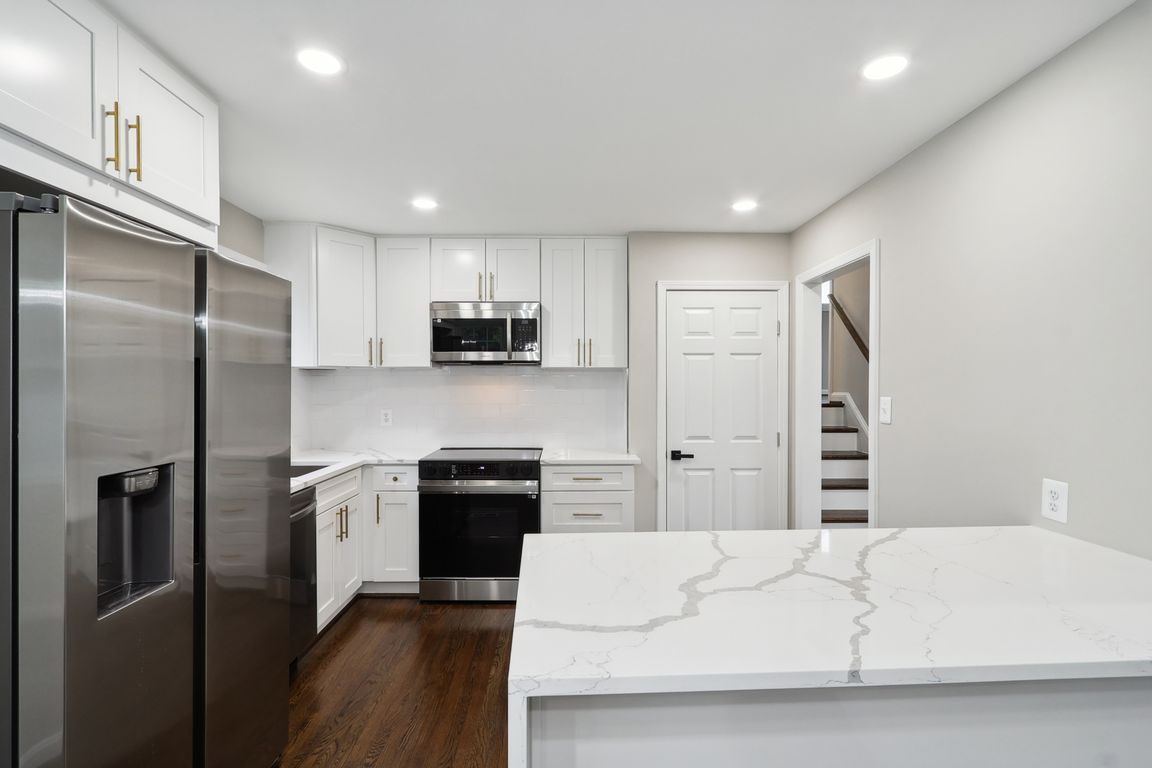 Floyd Ave-016.jpg