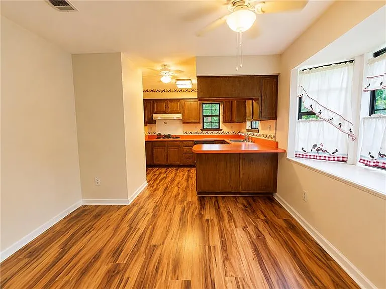 117 Maple Dr — Photo 4