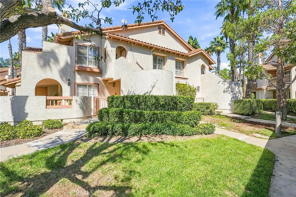 2 bed, 1.5 bath, 931 sqft, $2,950 — Photo 1