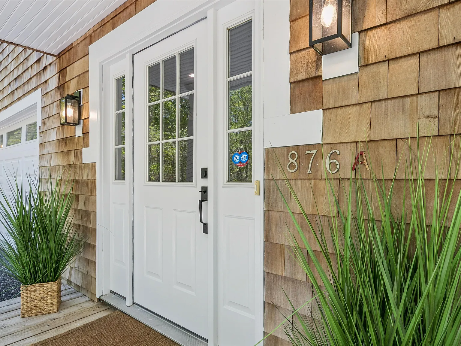 Fresh Newly Renovated House with Privacy — Photo 4