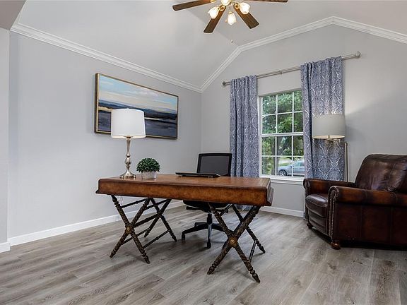 5th image of 536 Jasmine Dr