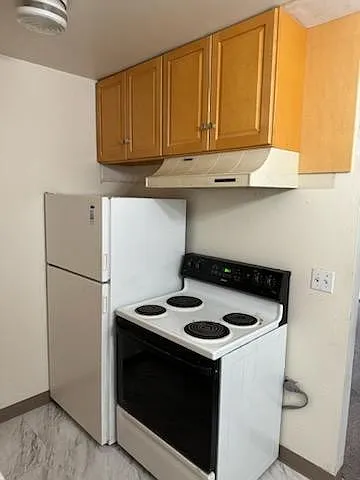 2605 Ellsworth St — Photo 2