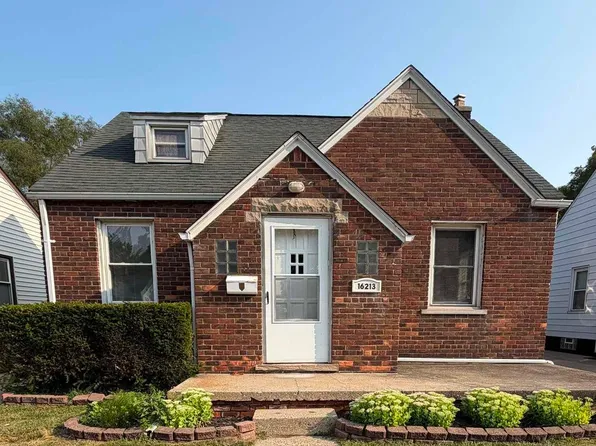16213 Forest Ave, Eastpointe, MI 48021