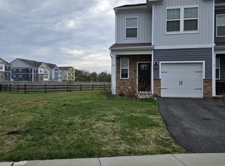 48 Peregrine Way, Burlington, NJ 08016