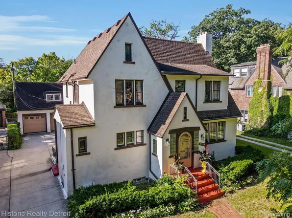 3395 Cambridge Ave, Detroit, MI 48221