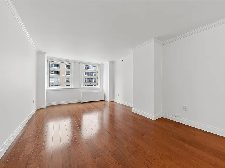 404 E 76th St #5C — Photo 1