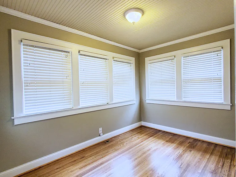 131 Glenmont Ave — Photo 29
