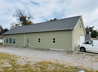 809 Oak St, Carmi, IL 62821