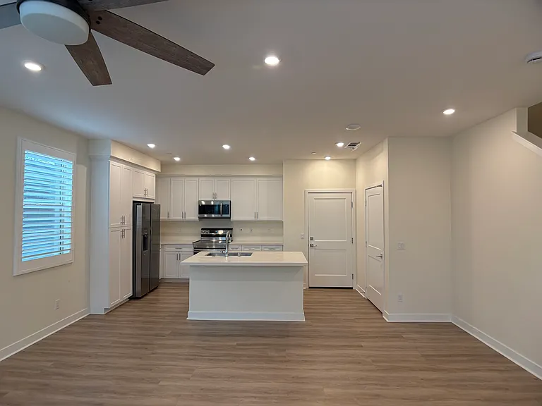 445 Hazel Dr — Photo 15