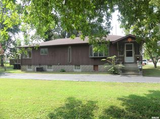 604 S Jesse St, Christopher, IL 62822