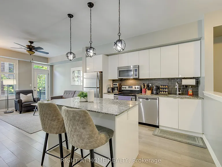 40 Carnation Ave #109 — Photo 5