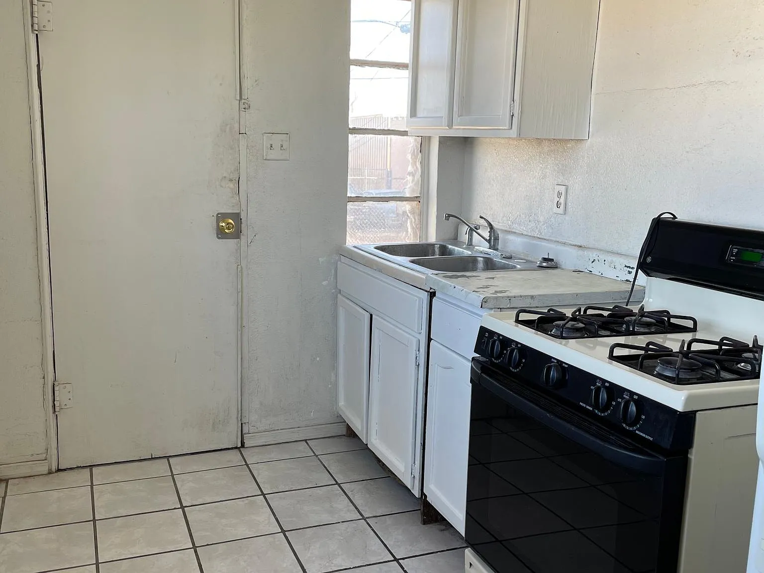 1 bed, 500 sqft, $775 — Photo 2