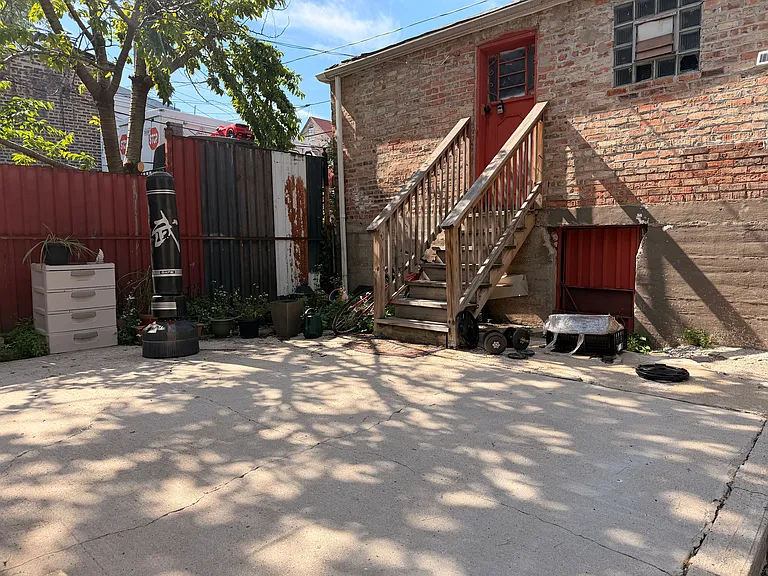 1716 W 19th St — Photo 12