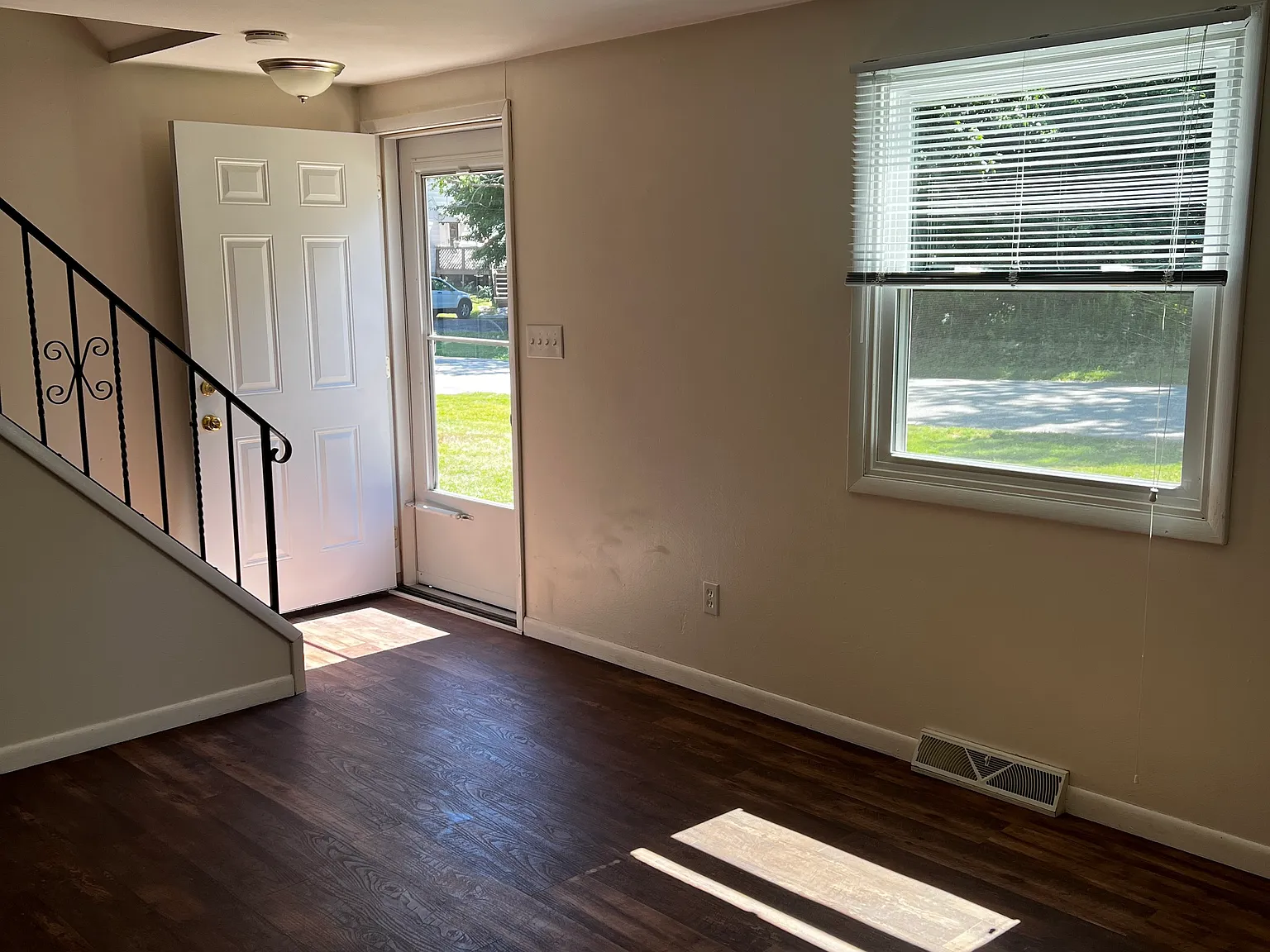 2 bed, $1,350 — Photo 4