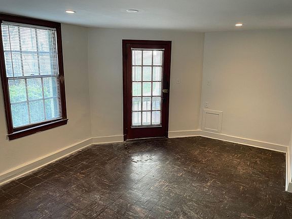 2nd image of 2809 Esplanade Ave #D