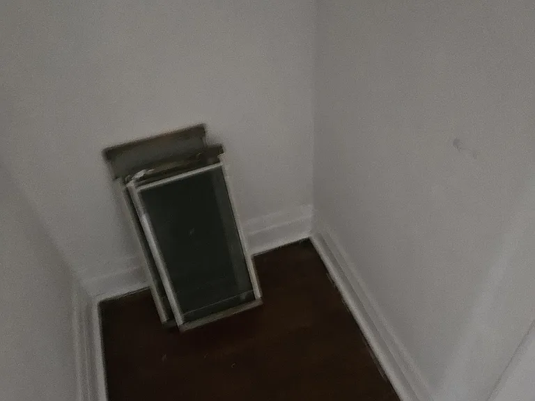 10918 S Vernon Ave — Photo 4
