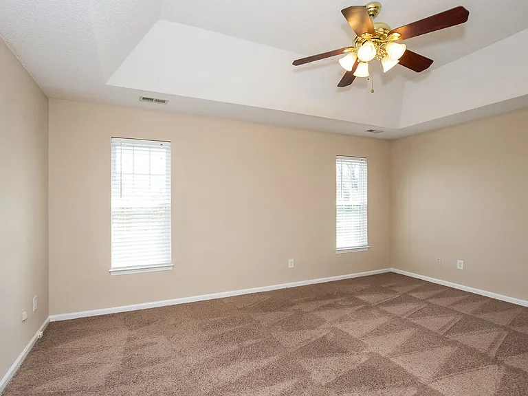 326 McGinn Grove Dr — Photo 9