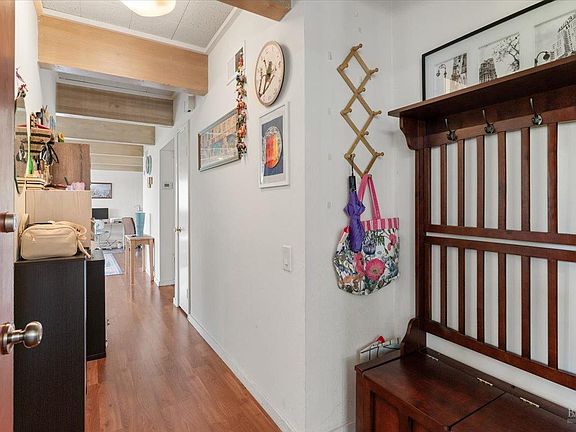 2nd image of 290 Via Casitas APT 201