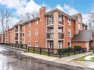 131 Clapperton St UNIT 303, Barrie, ON L4M3G3