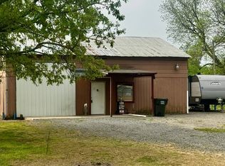 208 E 2nd Ave, Ravia, OK 73455