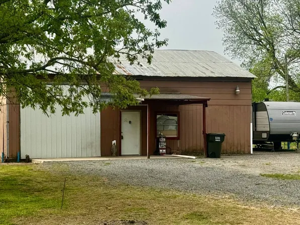 208 E 2nd Ave, Ravia, OK 73455