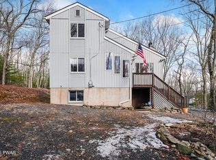 102 Birch Ter, Dingmans Ferry, PA 18328